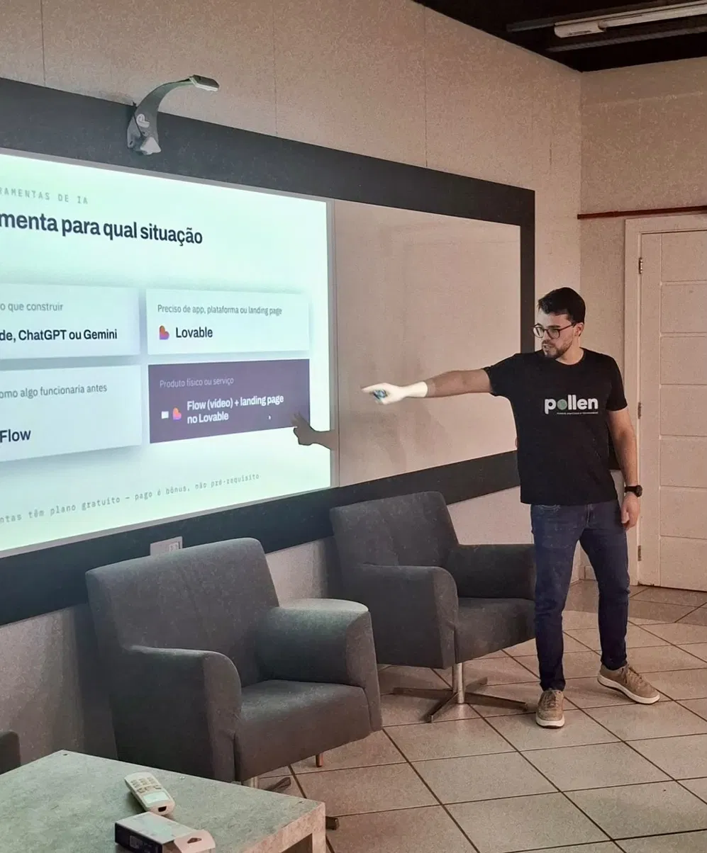Aula no Programa Nascer sobre ferramentas de IA